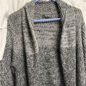Knee length Black and gray long cardigan.